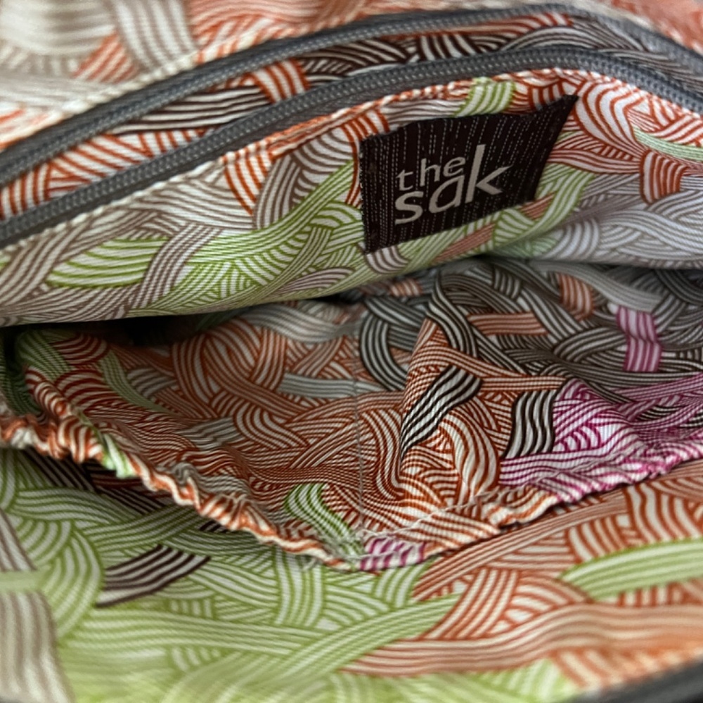 The Sak Bag gunmetal color Purse Crossbody Or Clutch with multicolor interior - Picture 13 of 15